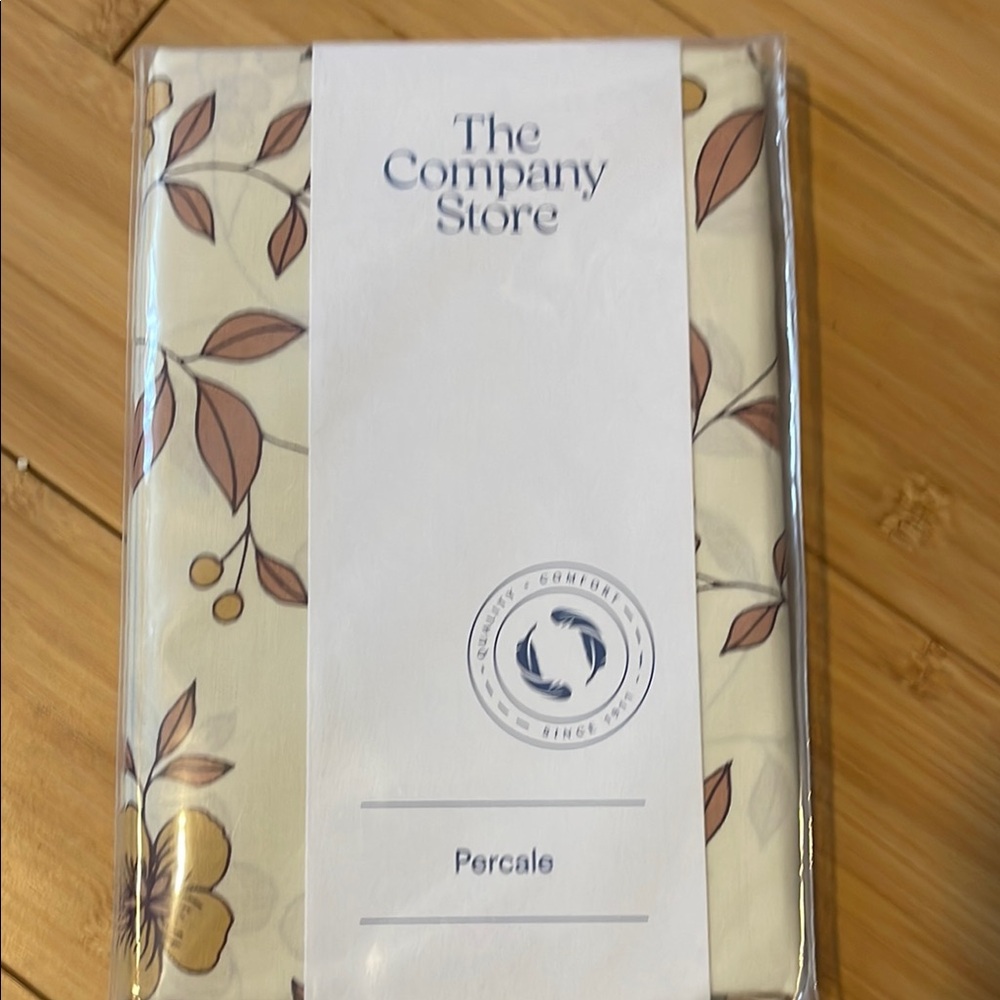 The Company Store Percale Remi-Ditsy-  flrl sham in color (Rust ) size King